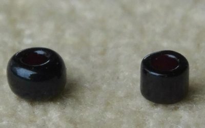Difference between delica and seed bead
