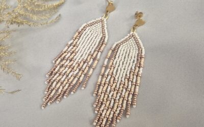 Make your own fringe earrings with Miyuki seed beads in beige and cream