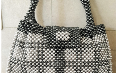 Bag design with plastic beads